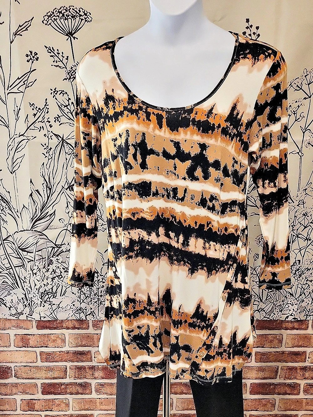 Avenue Abstract Tunic in Black & Tan Size 16 Like New